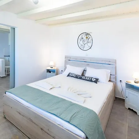 Paros Casa Costa Oro * クリシ・アクティ