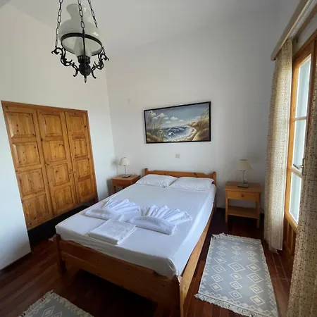 Paros Casa Costa Oro クリシ・アクティ