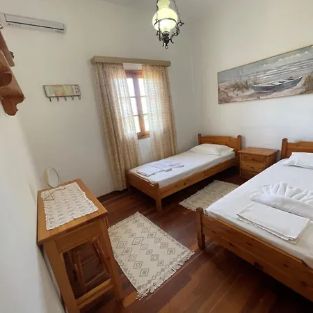 Paros Casa Costa Oro クリシ・アクティ